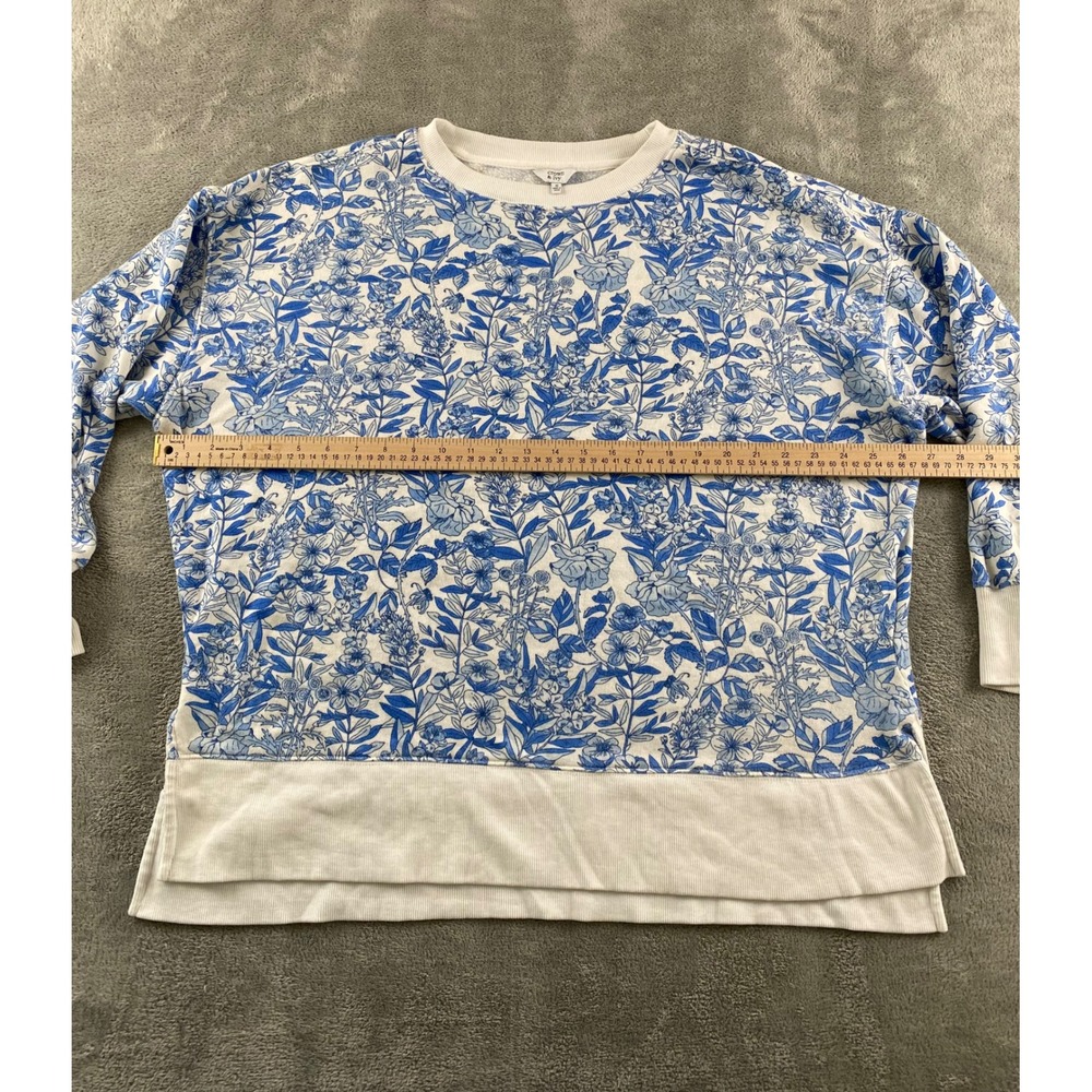 Crown & Ivy Womens Blue Floral Pullover Sweatshirt Fleece Lined Size M White - Picture 3 of 8